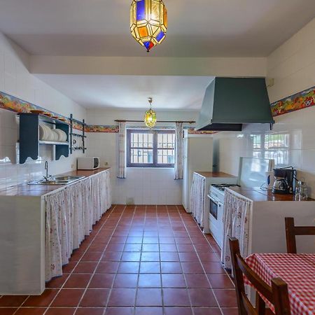 Holiday Home El Pilarillo Piscina Compartida Alcaucin Bagian luar foto