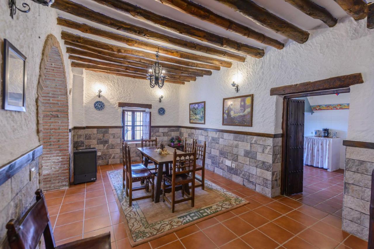 Holiday Home El Pilarillo Piscina Compartida Alcaucin Bagian luar foto