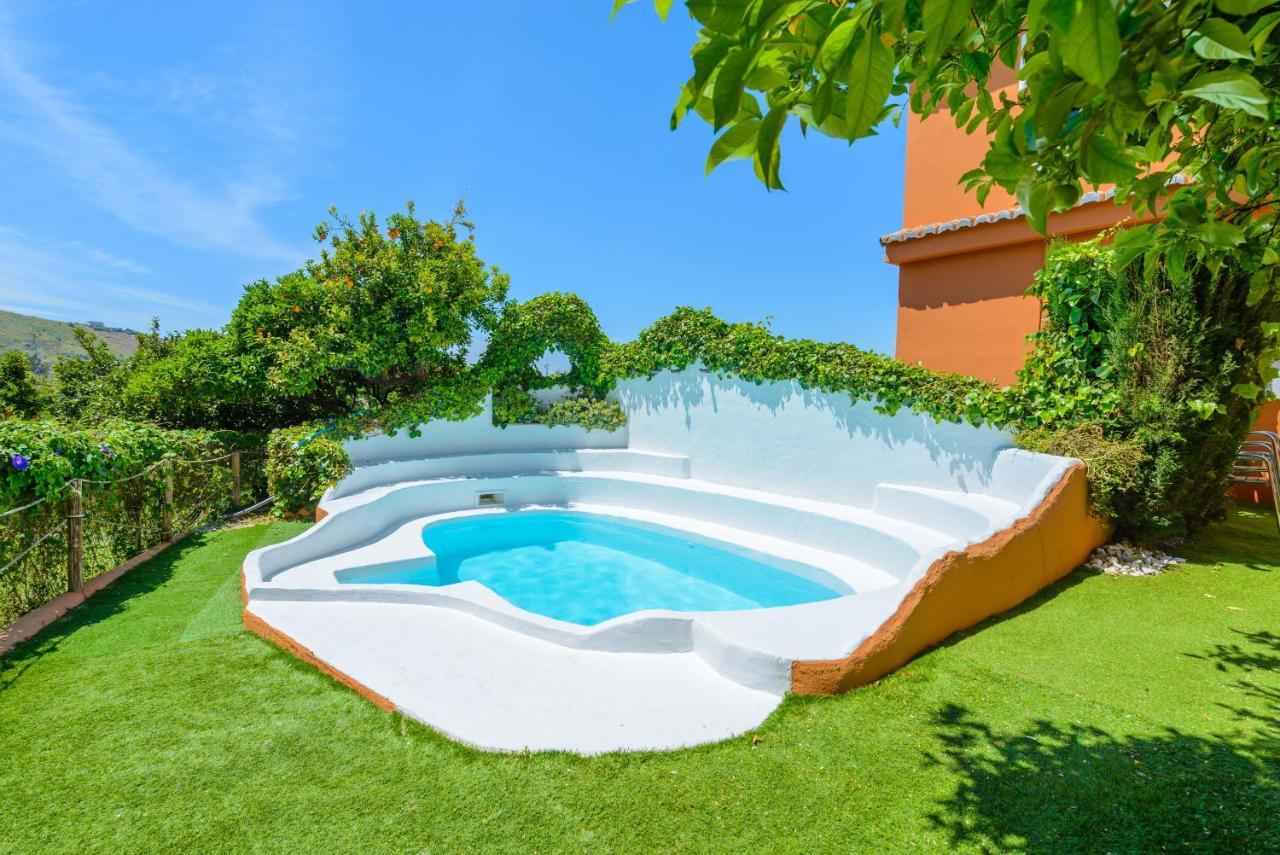 Holiday Home El Pilarillo Piscina Compartida Alcaucin Bagian luar foto